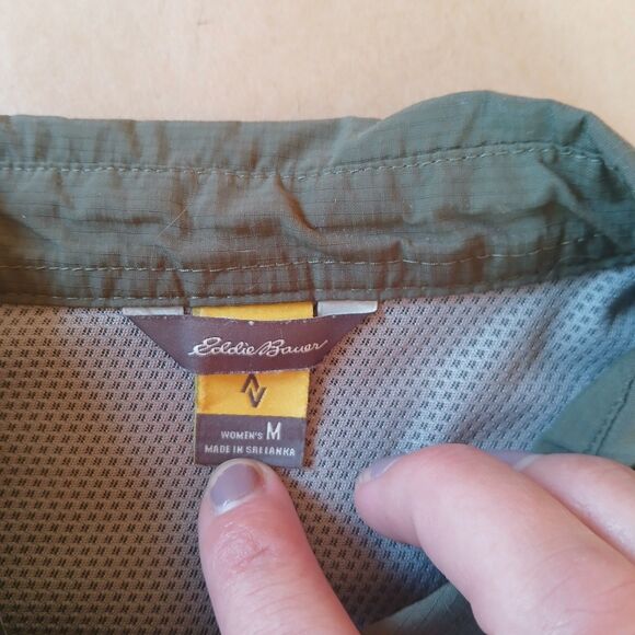 Eddie Bauer Womens Mountain Ripstop Vented Button Down Shirt Green Size M - Picture 3 of 9